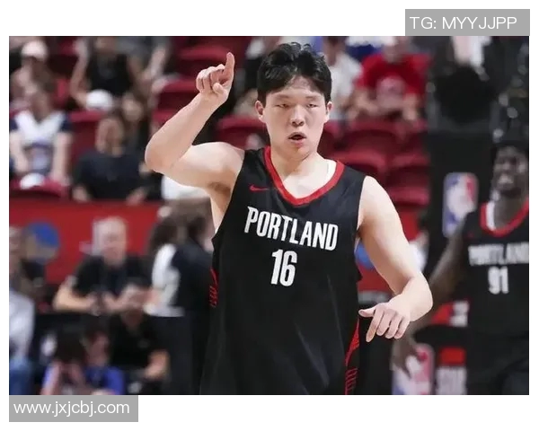 杨瀚森赴美特训全力冲击NBA专注提升勾手与篮下脚步技巧